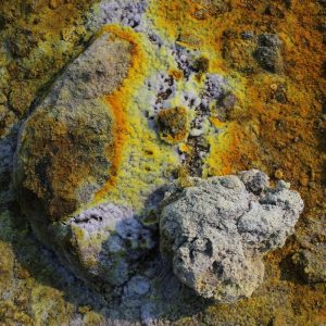 Etna i colori dello zolfo