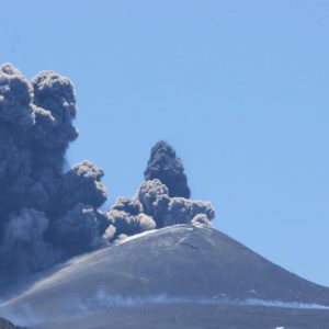 Etna inizia un parossismo